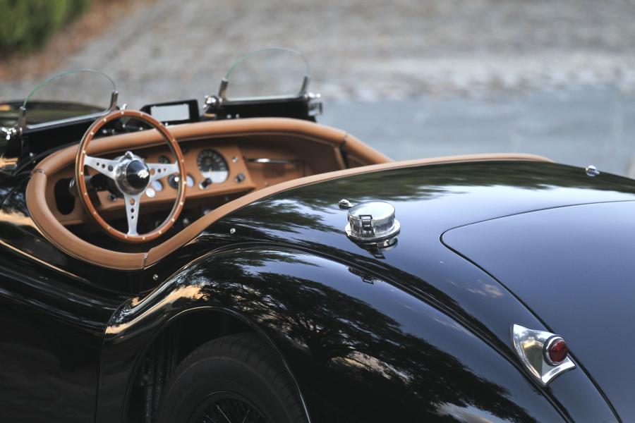  Jaguar XK120 SE Roadster 1954 года  (фото 10 из 18)